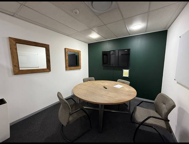 25.60M² SERVICED OFFICE TO LET IN ROSEBANK